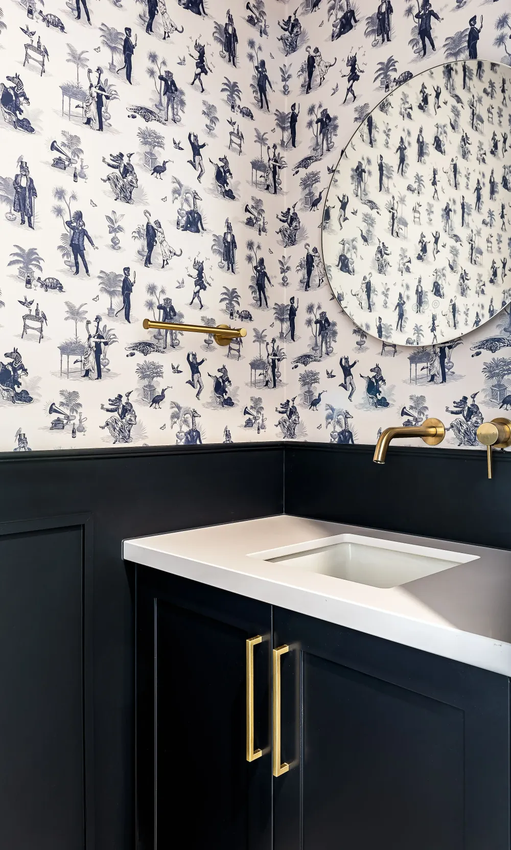 Bathroom vanity with arched mirror